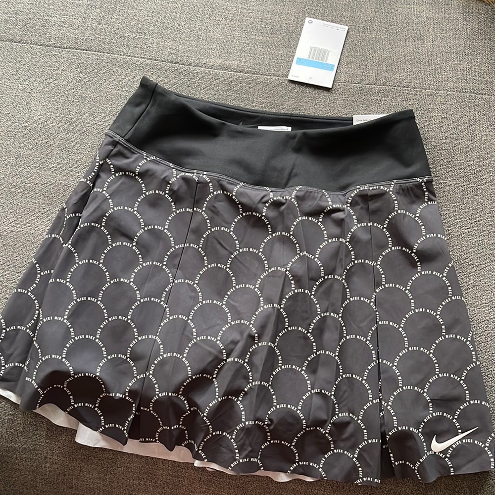 Nike Dri-FIT Advantage Women's Short Tennis Skirt
